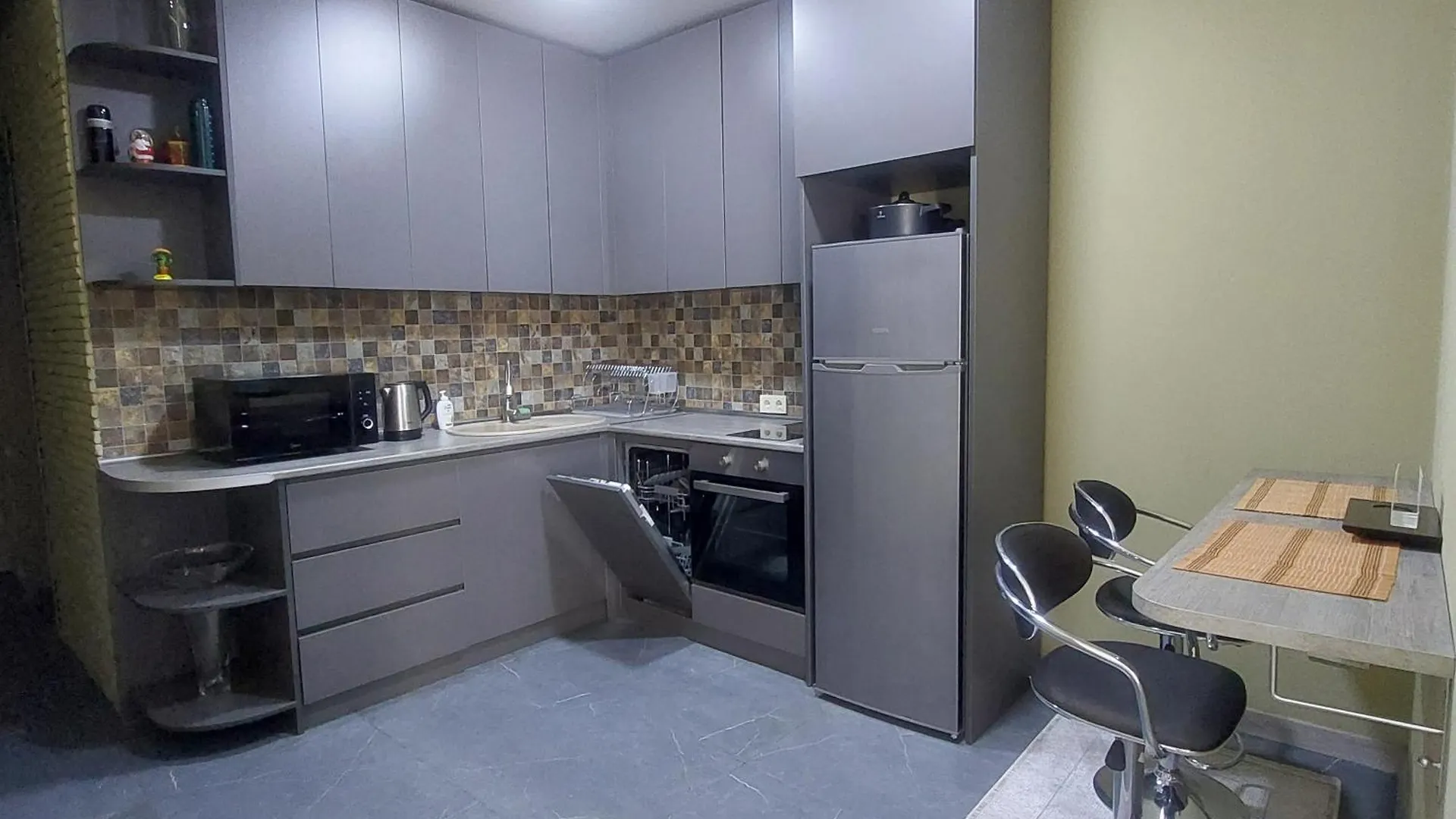 Apartment First Line Adliye Georgia